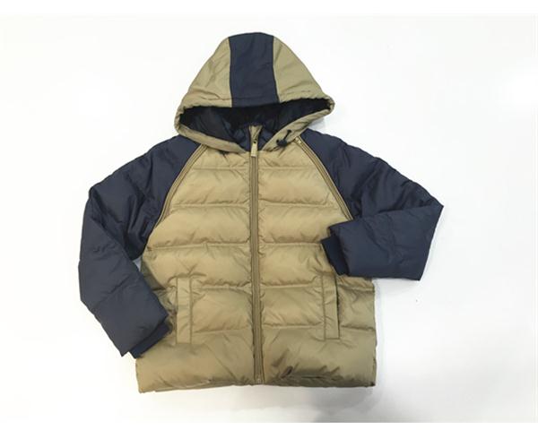 小火炉羽绒服价格 d6a0c9d7-4a0d-4e15-a564-3ca376128a99.jpg